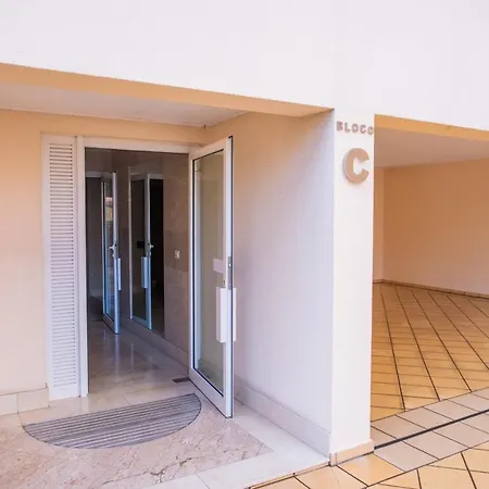 Flh Modern With Pool Apartamento *